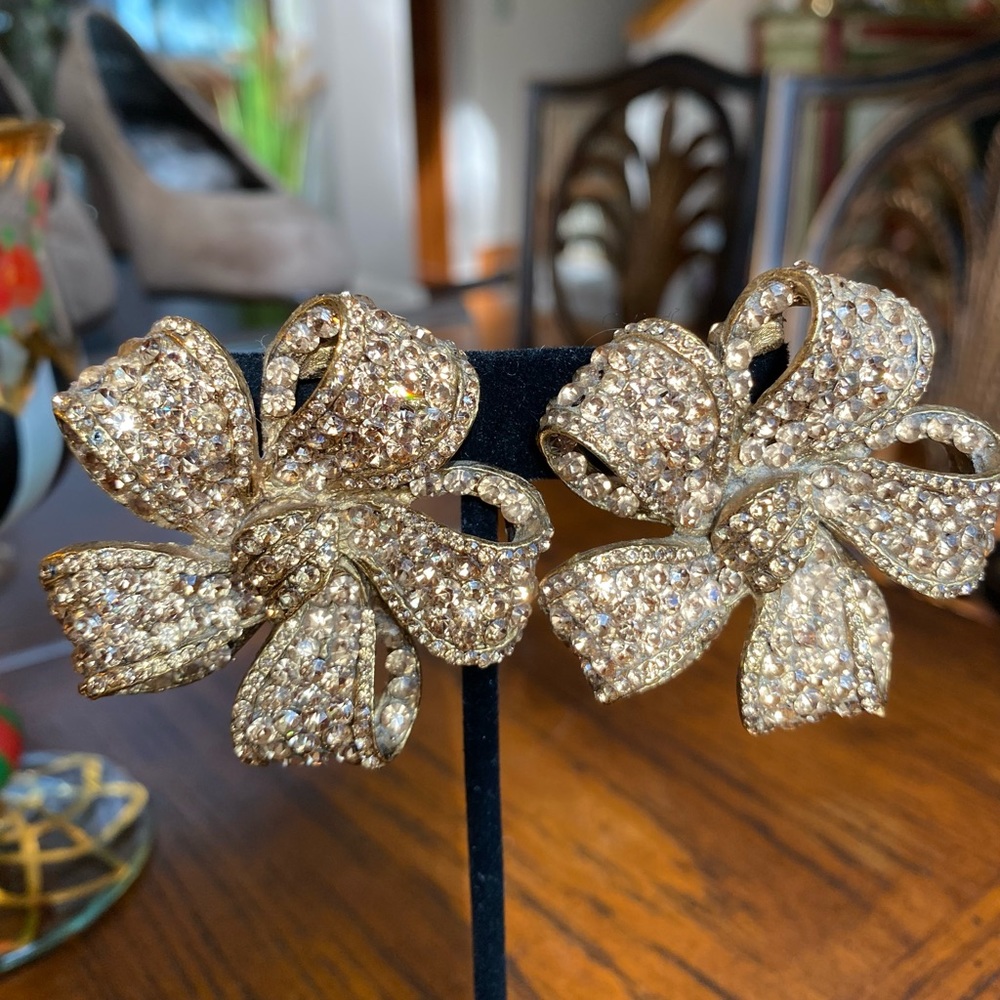 THELMA DEUTSCH Gorgeous Aged gold/Bronze Rhinestone Big Bow Clip Earrings